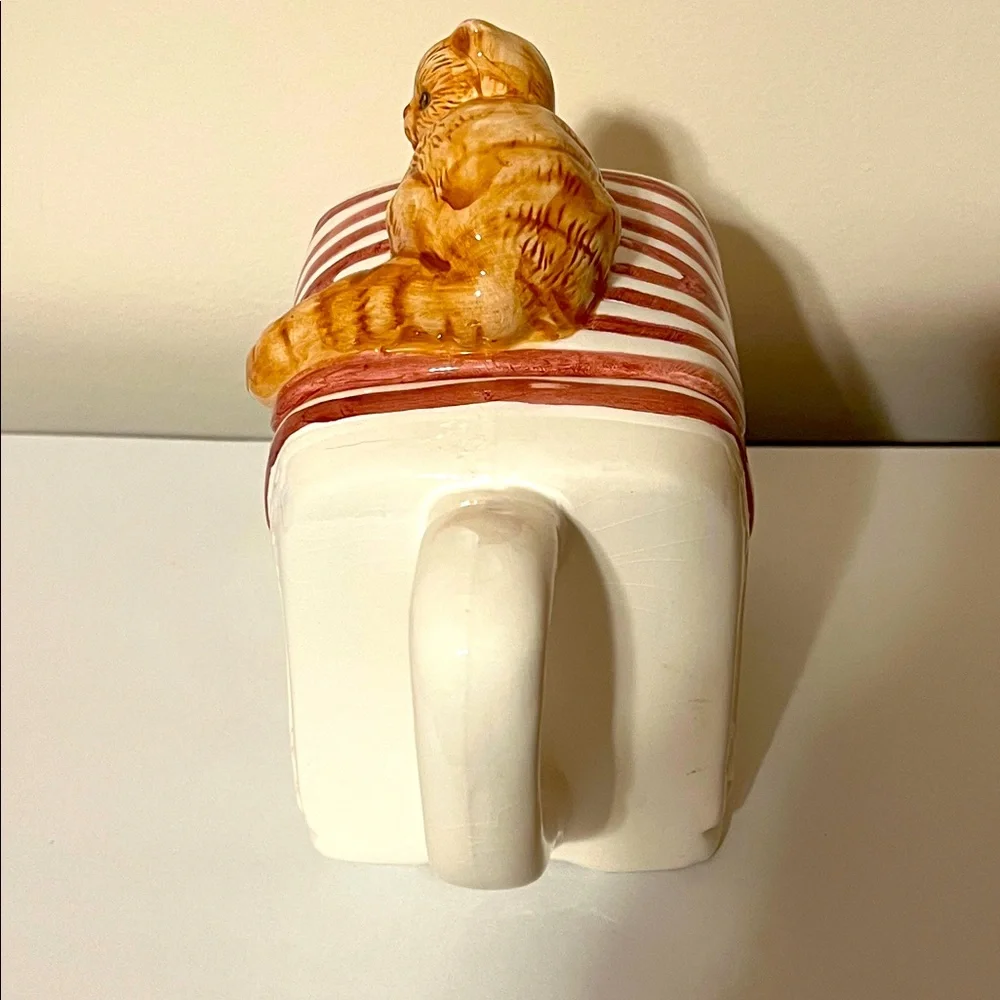 Vintage 1980 Ceramic Teapot Ginger Cat Sleeping on Radiator. Like New